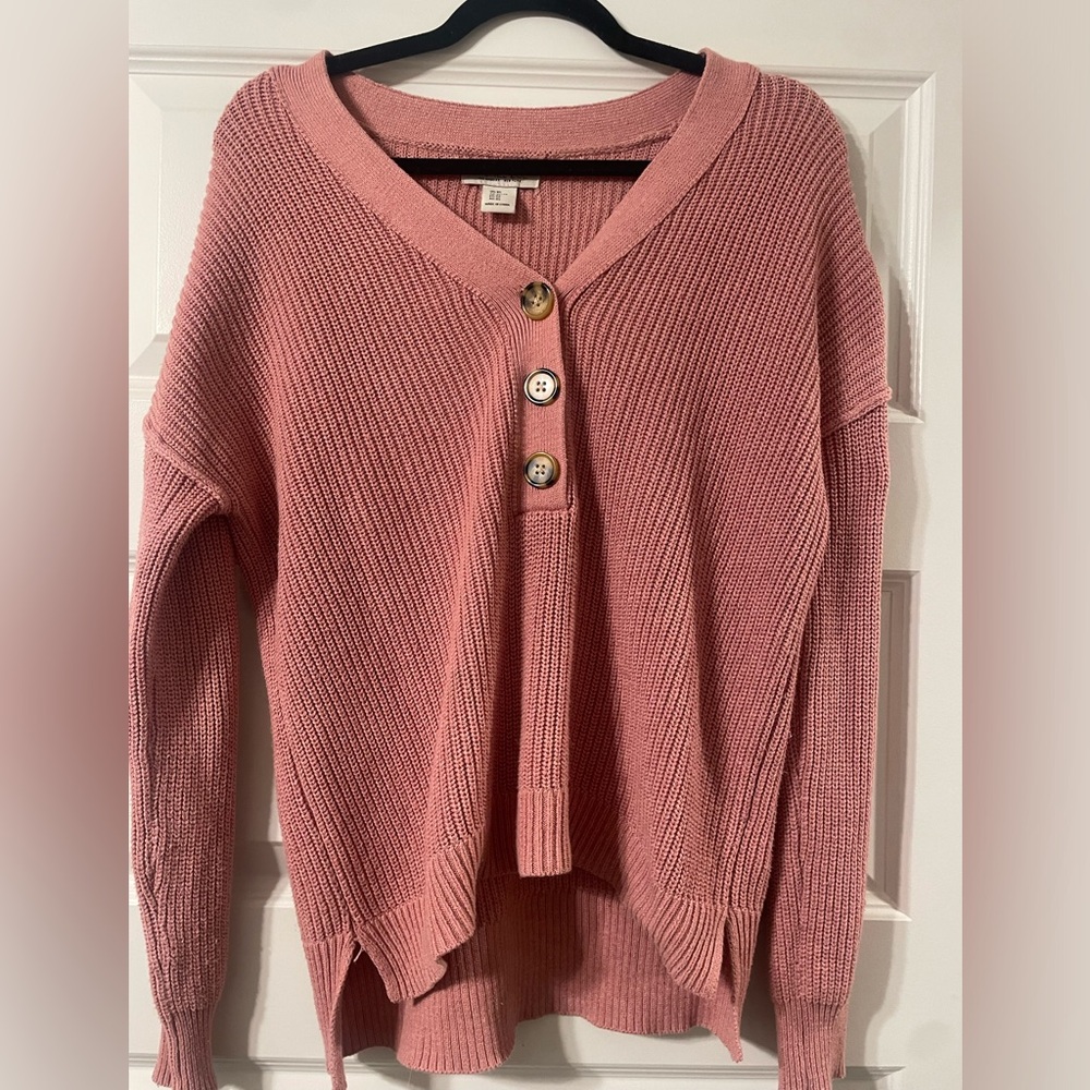 Rachel Zoe Cozy Pink V-Neck Tortoise Shell Button Sweater